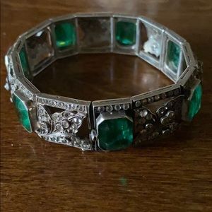 listing-status-banner